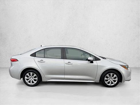 Used 2024 Toyota Corolla LE image 4