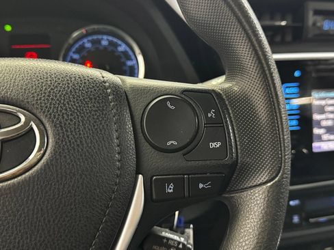 Used 2017 Toyota Corolla LE FWD image 19