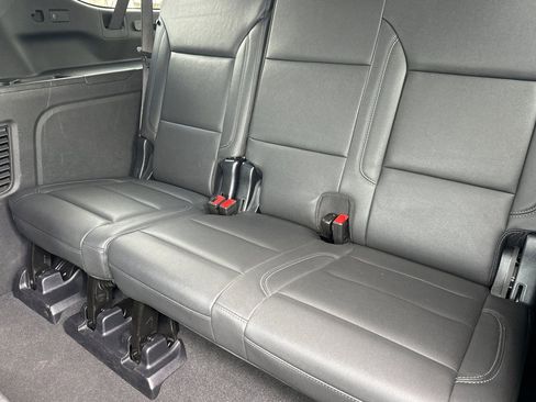 Used 2025 Chevrolet Suburban LT AWD/4WD image 15