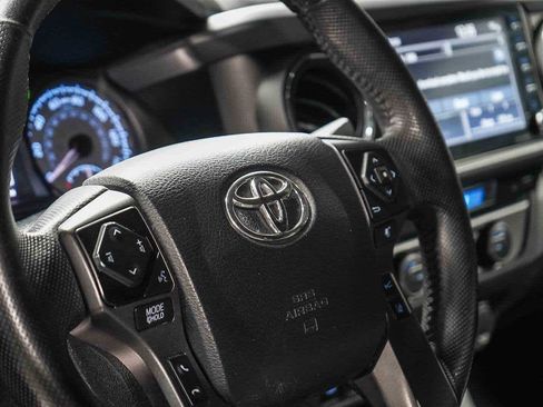 Used 2021 Toyota Tacoma TRD Off-Road image 23