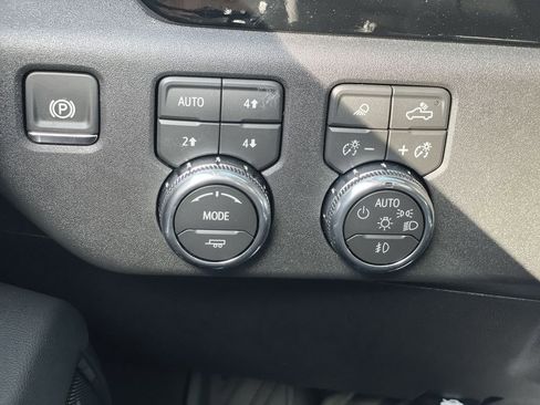 New 2026 GMC Sierra 3500 SLT image 24