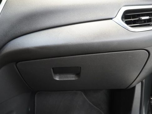 Used 2020 Chevrolet Equinox LT FWD image 38