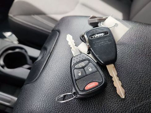 Used 2018 Jeep Wrangler Unlimited Sahara AWD/4WD image 44