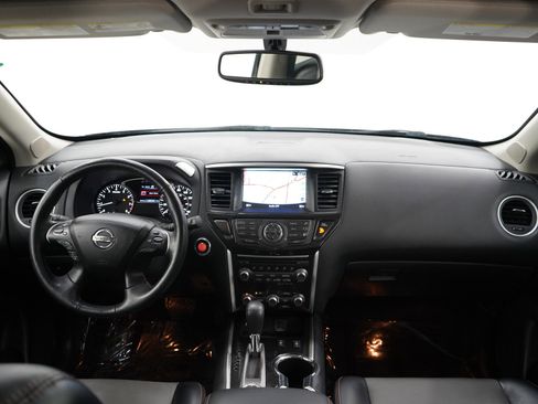 Used 2019 Nissan Pathfinder SL AWD/4WD image 14