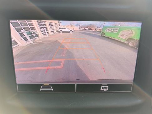 Used 2023 Chevrolet Silverado 1500 Custom image 18