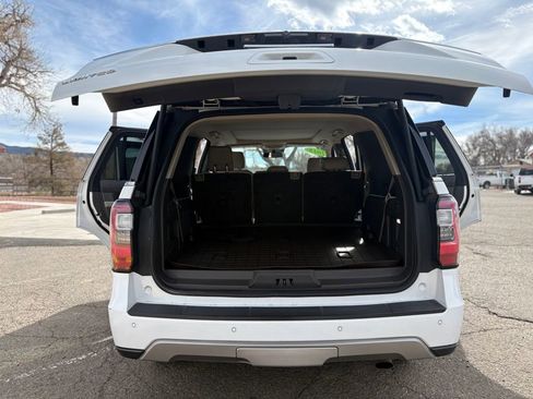 Used 2018 Ford Expedition Limited image 9