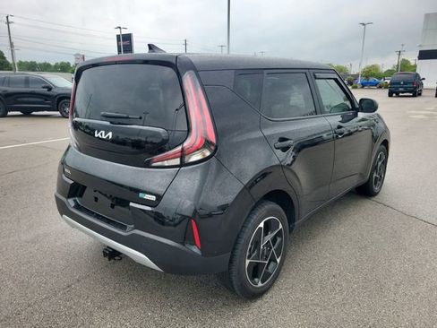Used 2023 Kia Soul EX FWD image 4