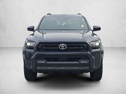 Used 2025 Toyota 4Runner SR5 AWD/4WD image 2