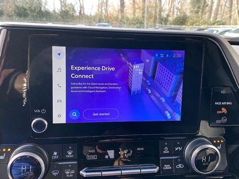 Certified 2025 Toyota Highlander XLE image 16