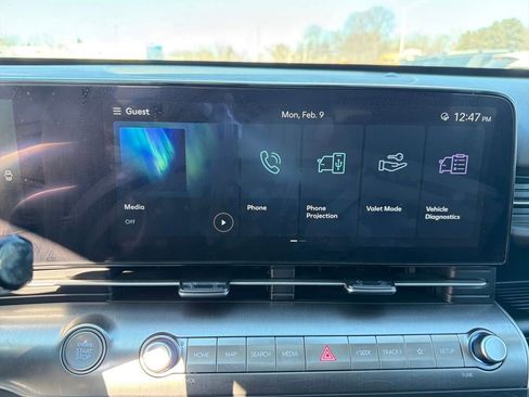 Used 2025 Hyundai Kona SEL image 19