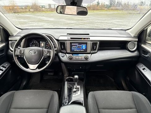 Used 2018 Toyota RAV4 XLE image 26