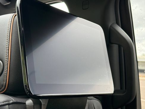 New 2026 GMC Yukon AT4 AWD/4WD image 12