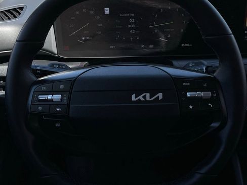 Used 2025 Kia K4 EX image 11