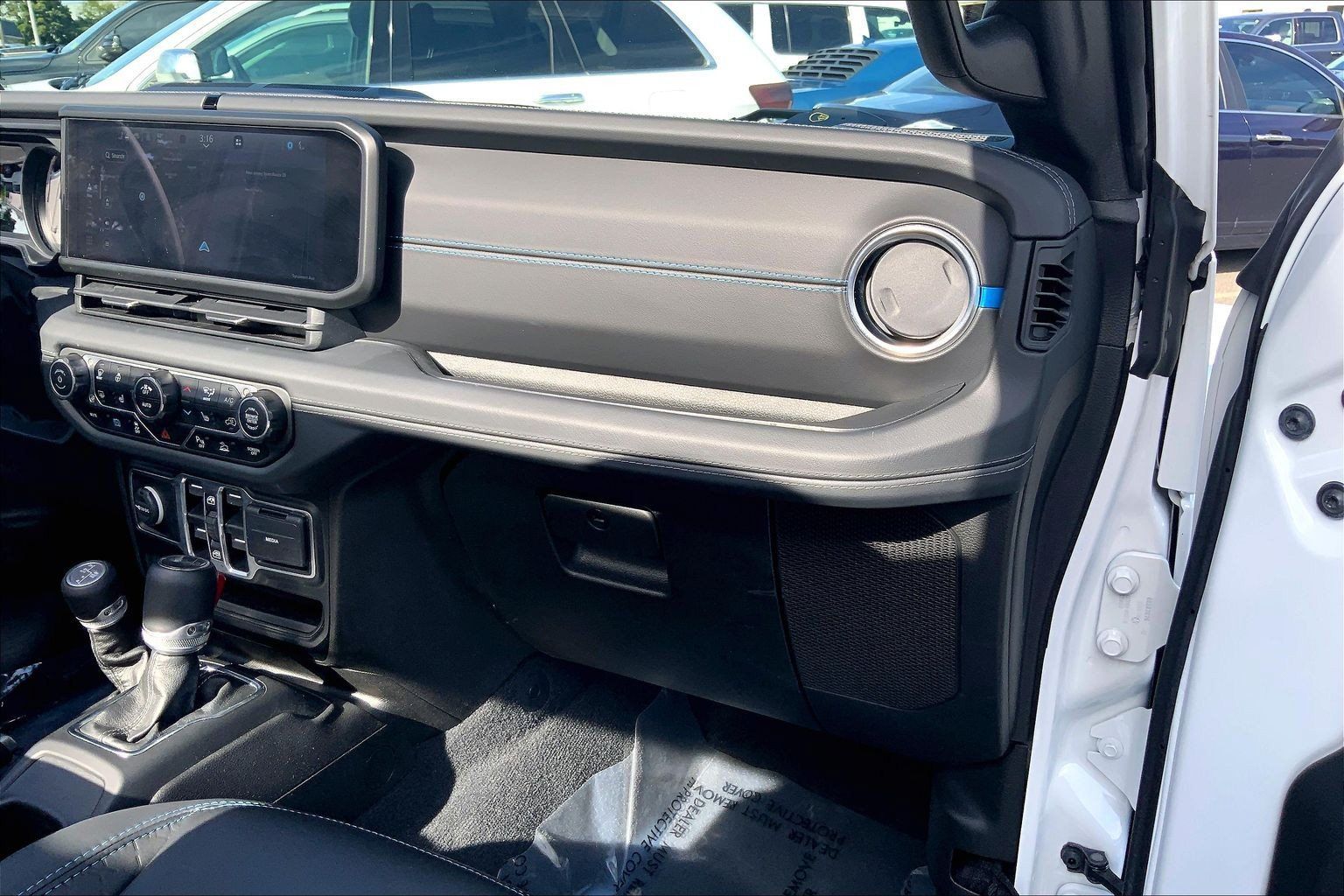 Used 2024 Jeep Wrangler High Altitude AWD/4WD image 18