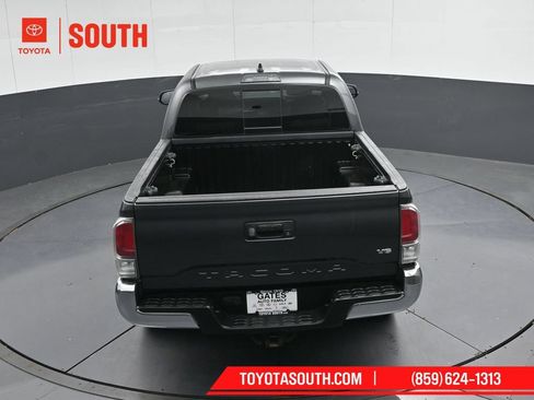 Used 2020 Toyota Tacoma TRD Off-Road AWD/4WD image 54