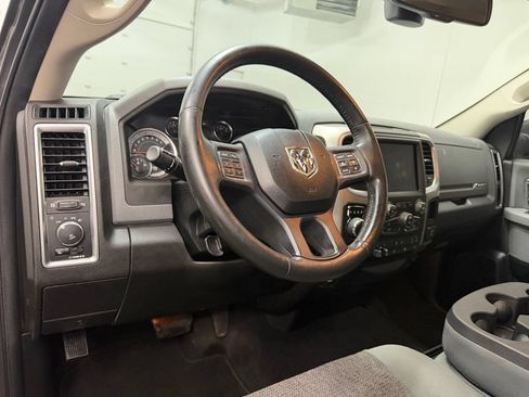 Used 2019 RAM 1500 Big Horn AWD/4WD image 4