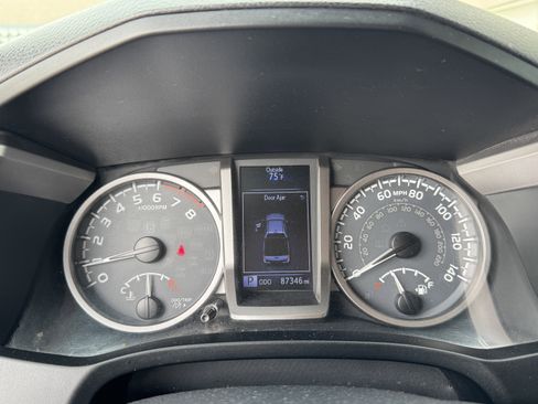 Used 2017 Toyota Tacoma Limited w/ Tow Package AWD/4WD image 21