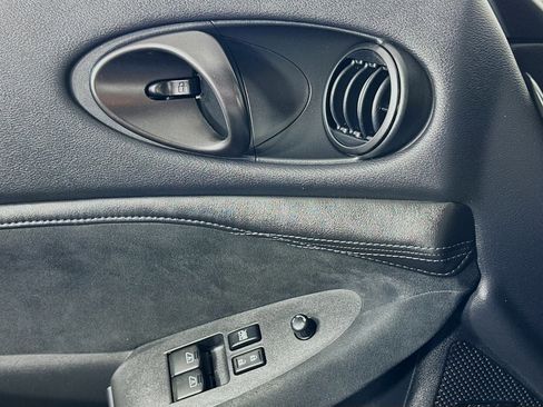 Used 2024 Nissan Z Performance w/ Floor Mat Package image 24