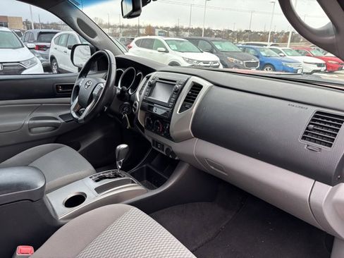 Used 2013 Toyota Tacoma 4x4 Access Cab V6 image 23