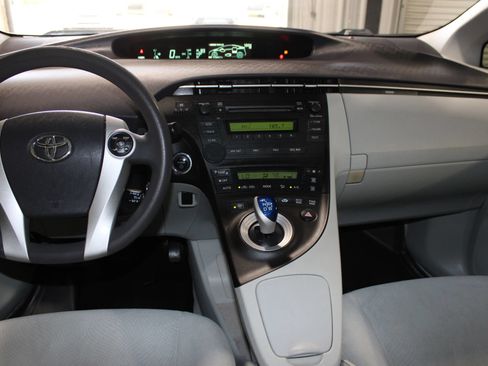 Used 2010 Toyota Prius Two FWD image 15