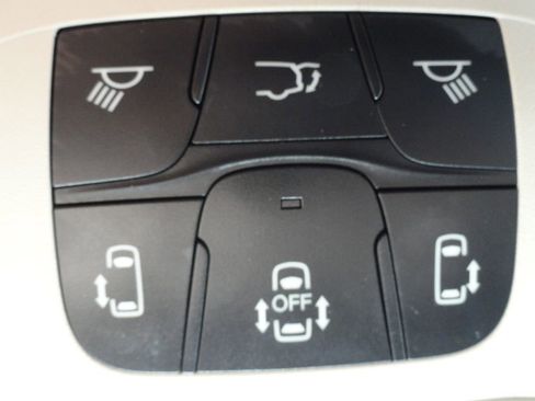 Used 2021 Chrysler Pacifica Touring-L image 31