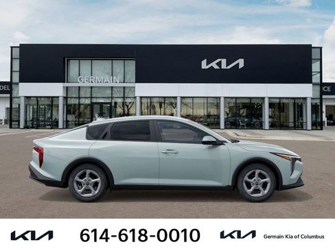 New 2025 Kia K4 LXS image 10