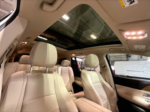 Used 2022 Mercedes-Benz GLS 450 4MATIC image 14