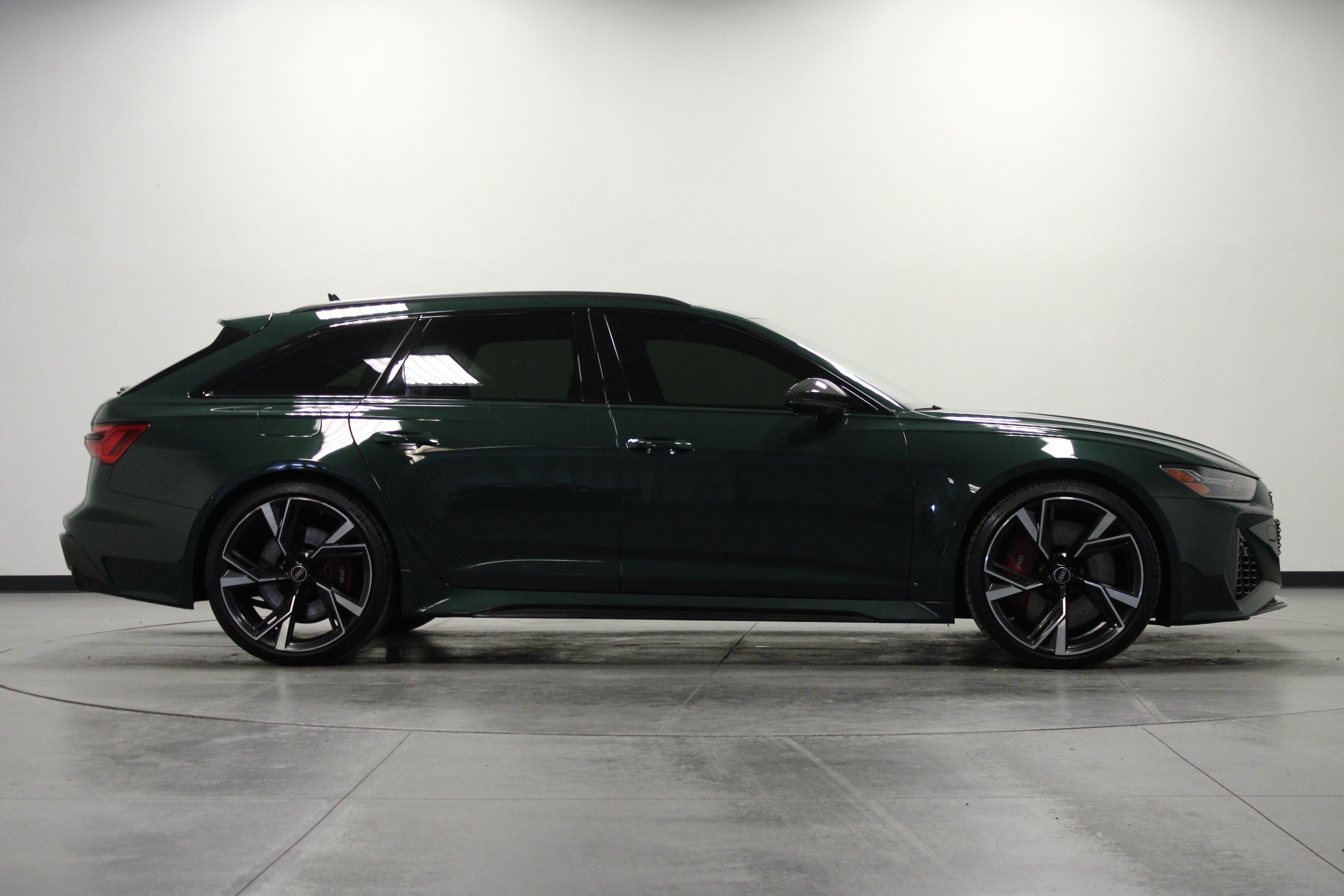 Used 2023 Audi RS 6 AWD/4WD image 3