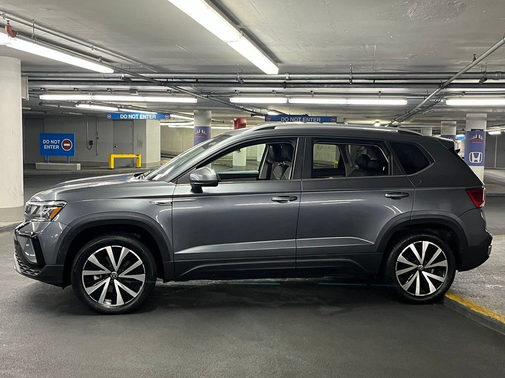 Used 2023 Volkswagen Taos SE AWD/4WD image 31