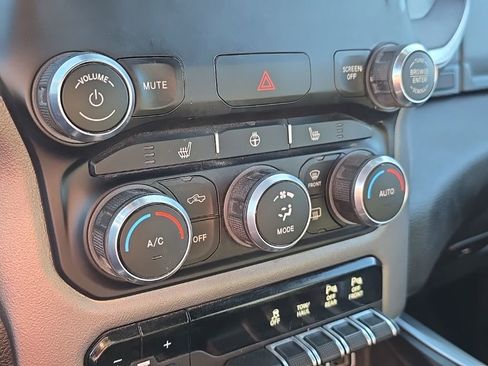 Used 2021 RAM 1500 Big Horn image 28