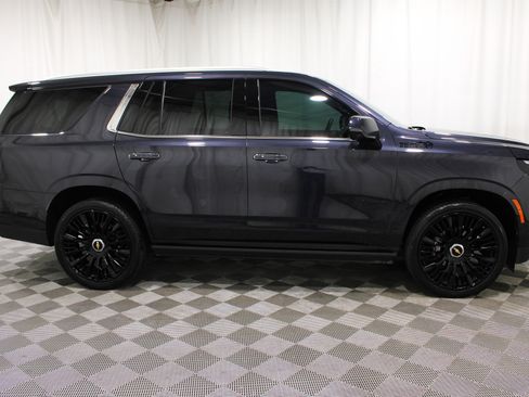 Used 2025 Chevrolet Tahoe High Country w/ LPO, Illumination Package AWD/4WD image 32