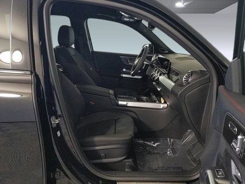 New 2024 Mercedes-Benz GLB 250 image 19