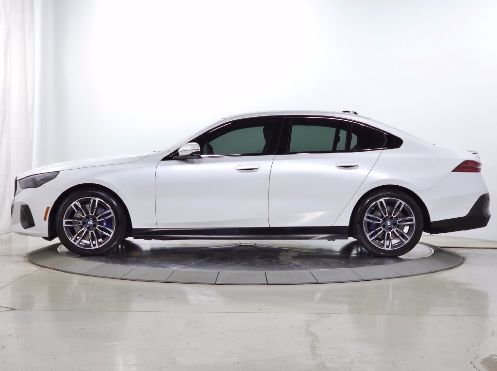 Used 2024 BMW 540i xDrive w/ Executive Package AWD/4WD image 5