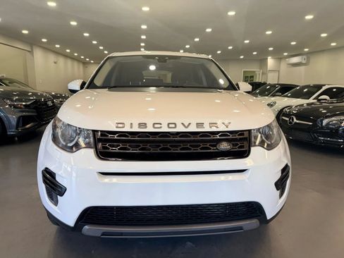 Used 2017 Land Rover Discovery Sport SE AWD/4WD image 2