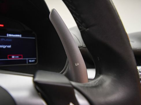 Used 2019 Ferrari Portofino image 43