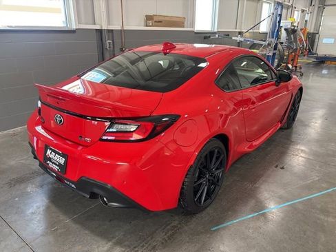 Used 2024 Toyota GR86 Premium image 6