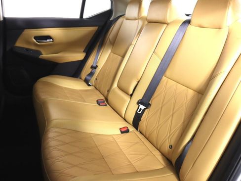 Used 2023 Nissan Sentra SV w/ SV Premium Package FWD image 33