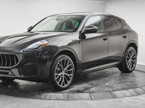 New 2026 Maserati Grecale Modena image 3