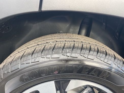 New 2026 Chevrolet Trax RS w/ Sunroof Package image 26