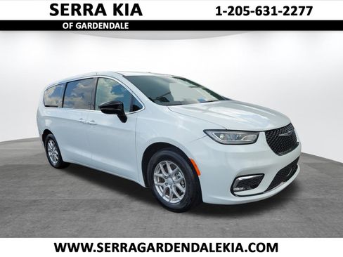 Used 2026 Chrysler Pacifica Select FWD image 1