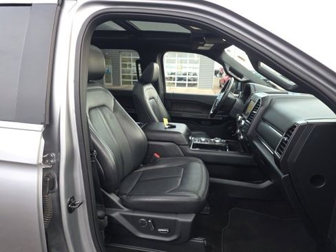 Used 2021 Ford Expedition Limited image 10