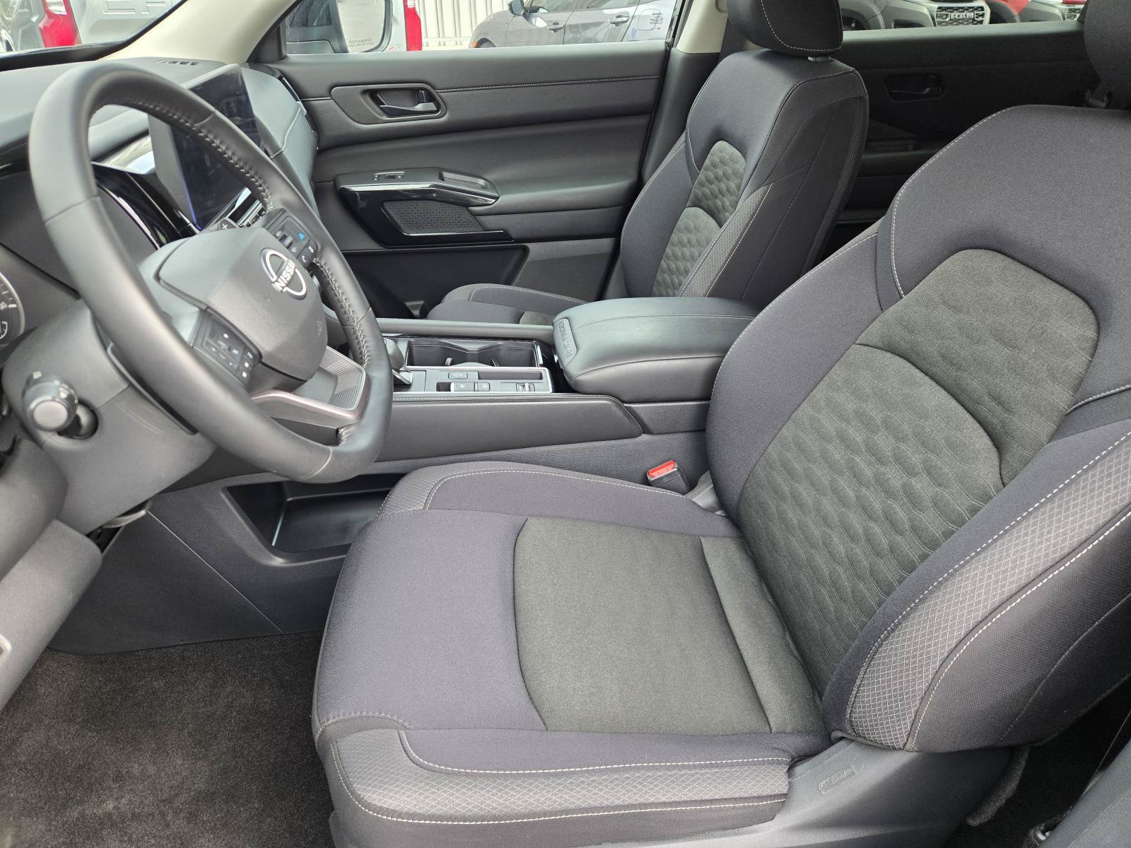 Used 2026 Nissan Pathfinder SV FWD image 21