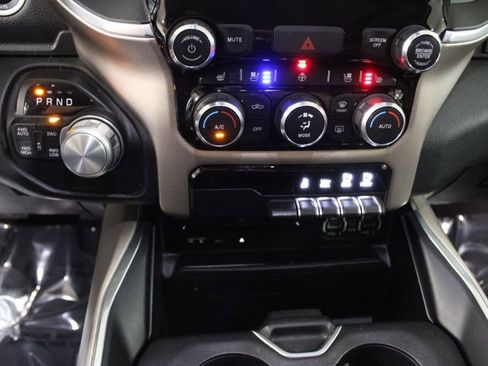 Used 2019 RAM 1500 Laramie image 32