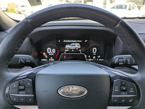 Used 2025 Ford Explorer Platinum image 42