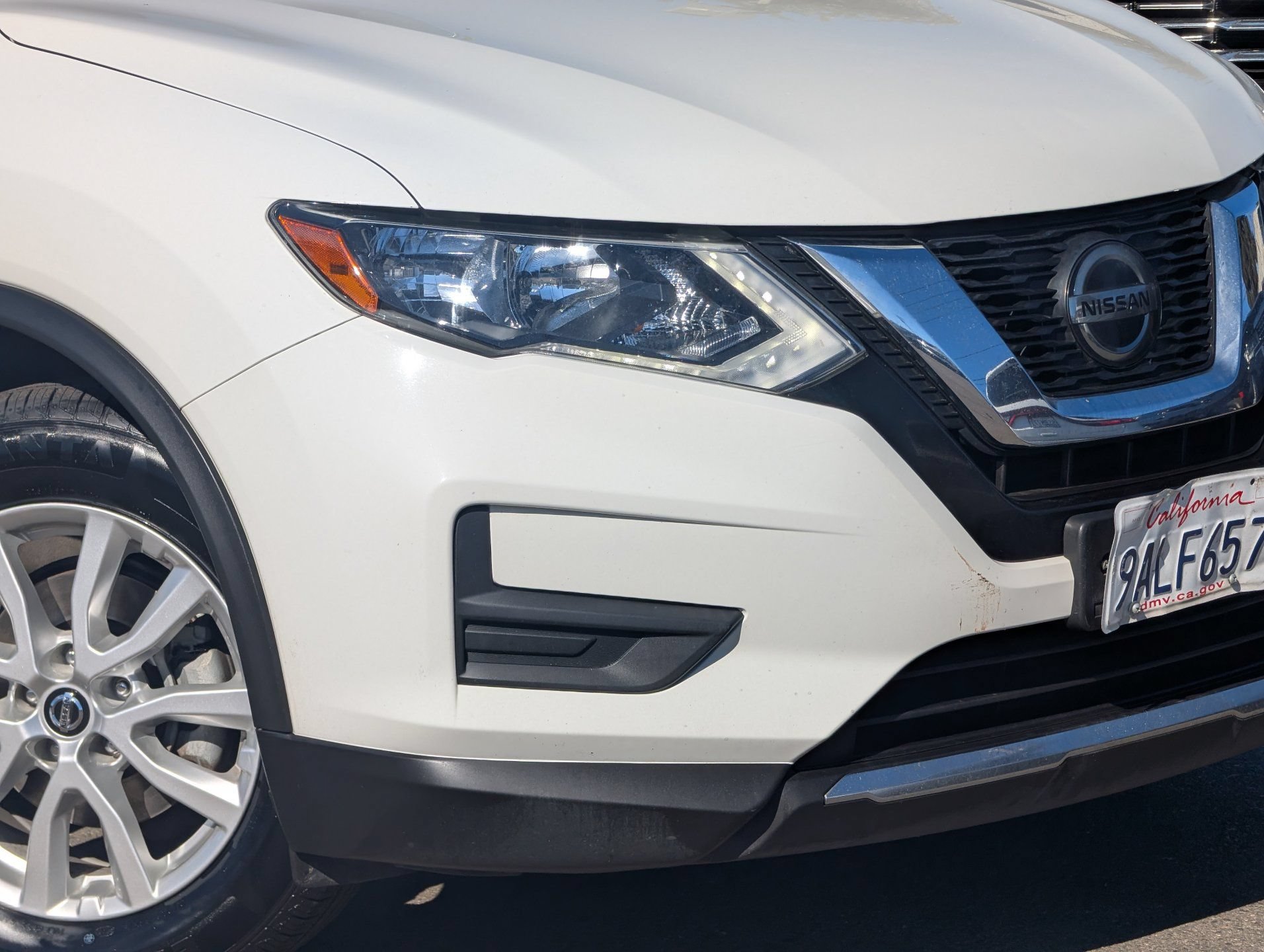 Used 2020 Nissan Rogue SV FWD image 3