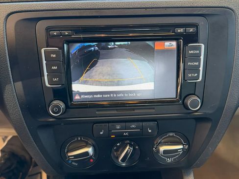 Used 2015 Volkswagen Jetta SE FWD image 12