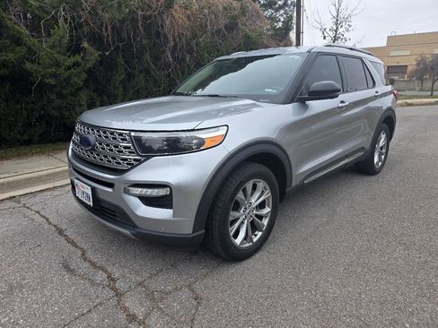 Used 2020 Ford Explorer Limited image 3