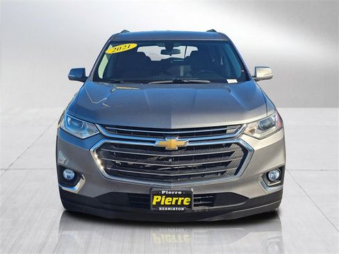 Used 2021 Chevrolet Traverse LT image 36