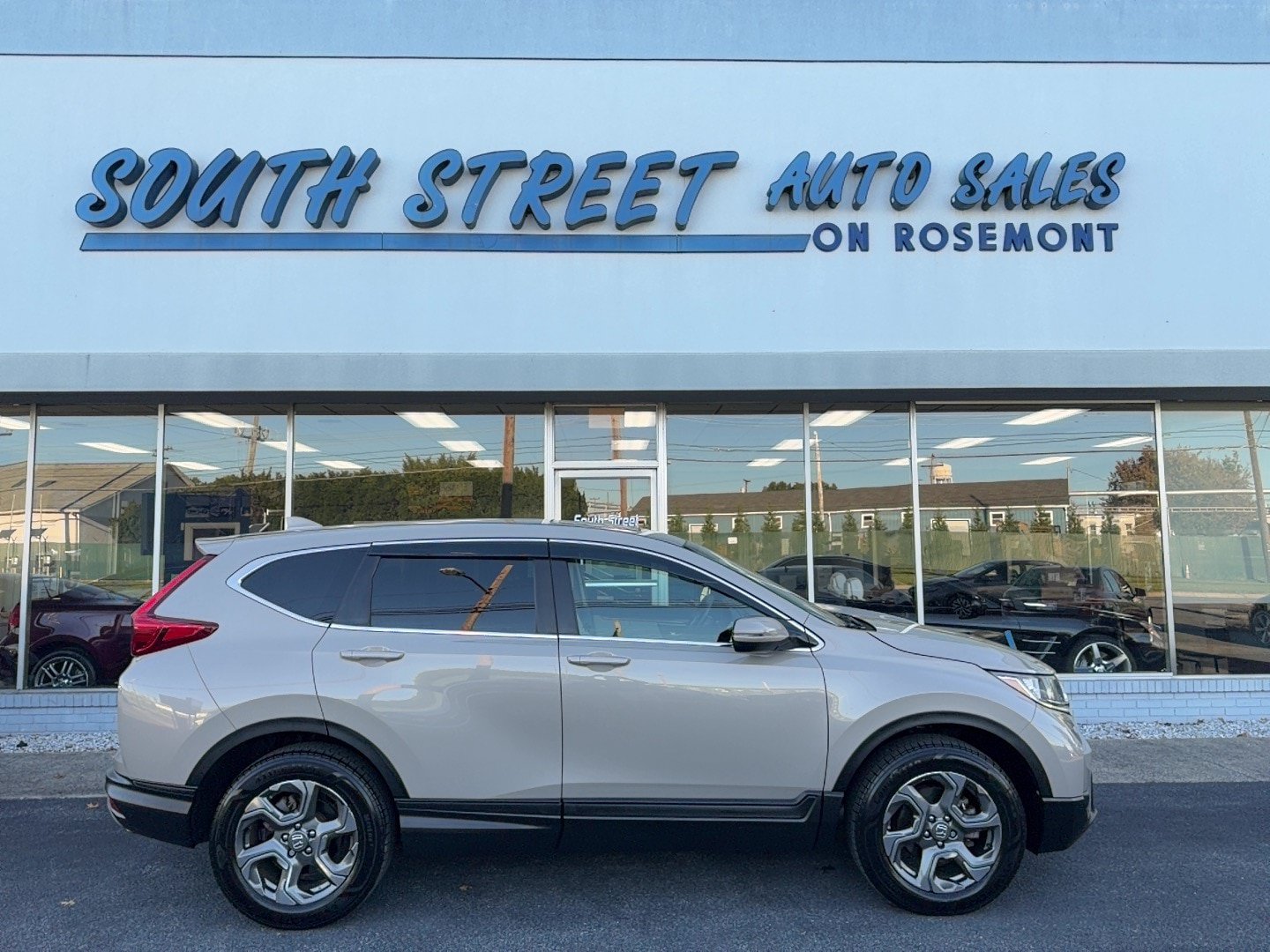 Used 2018 Honda CR-V EX-L image 1