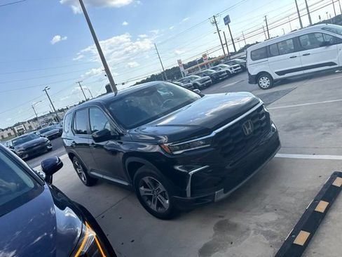 Used 2025 Honda Pilot EX-L image 2